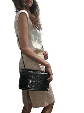 CHANEL Black Patent Leather Mini Shoulder Bag with Chain Strap